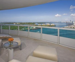 Fabulous contemporary residence within the waterfront Murano At Portofino luxury high...