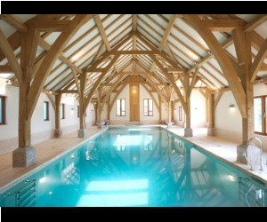 Dating back to the fifteenth&shy;-century, this stunning thatched house set idyllically